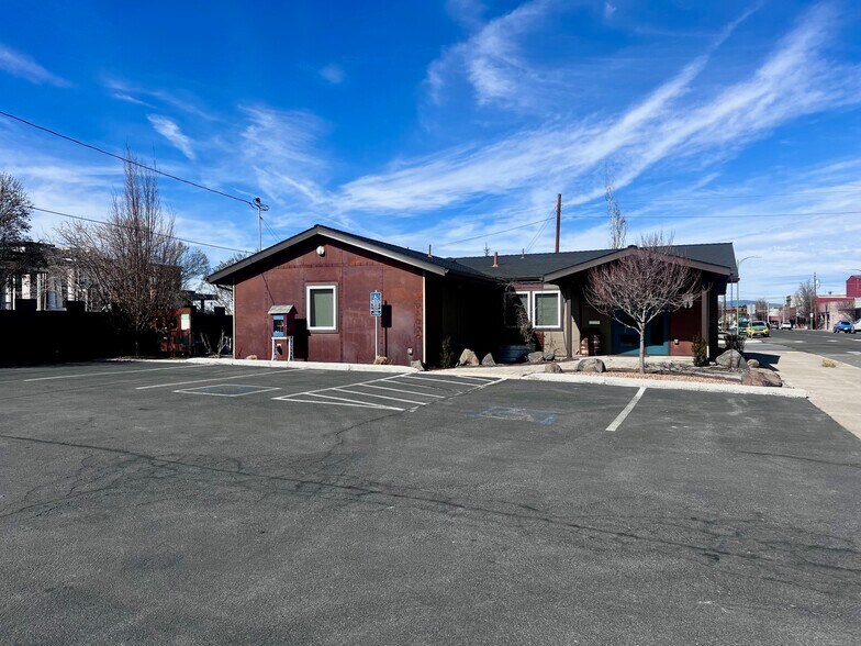 More Photos Of 101 S Main St, Prineville Medical For Lease