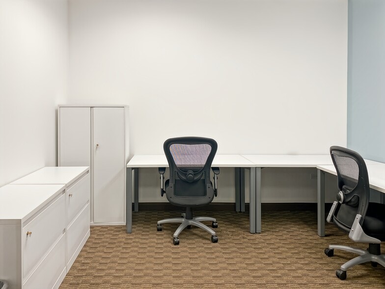 More Photos Of 2700 Patriot Blvd, Glenview Coworking Space