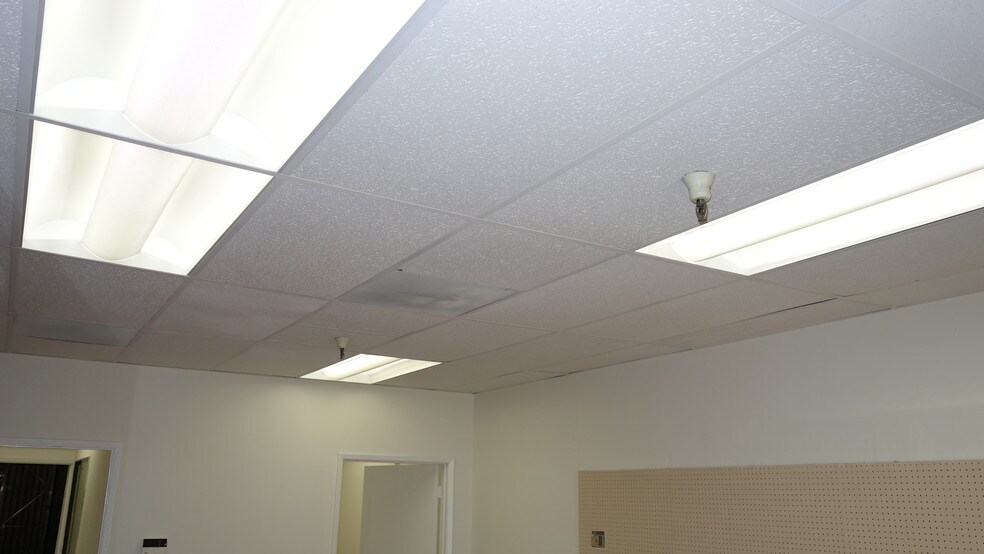 More Photos Of 1455 Monterey Pass Rd, Monterey Park Office Residential For Lease