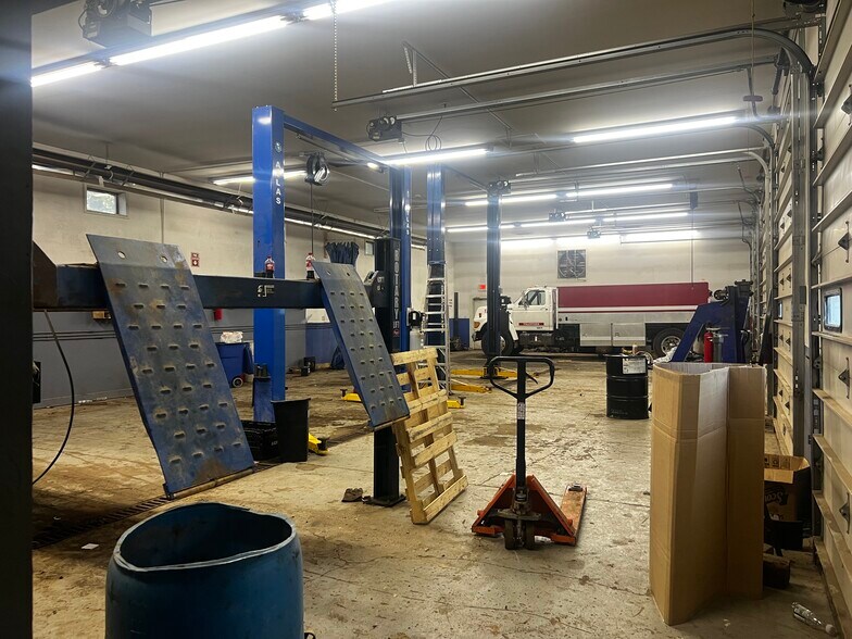 More Photos Of 1633 S Hanover, Hastings Auto Repair For Sale