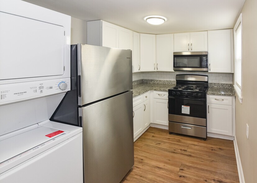 More Photos Of 15 Sollers Point Rd, Dundalk Multifamily For Sale