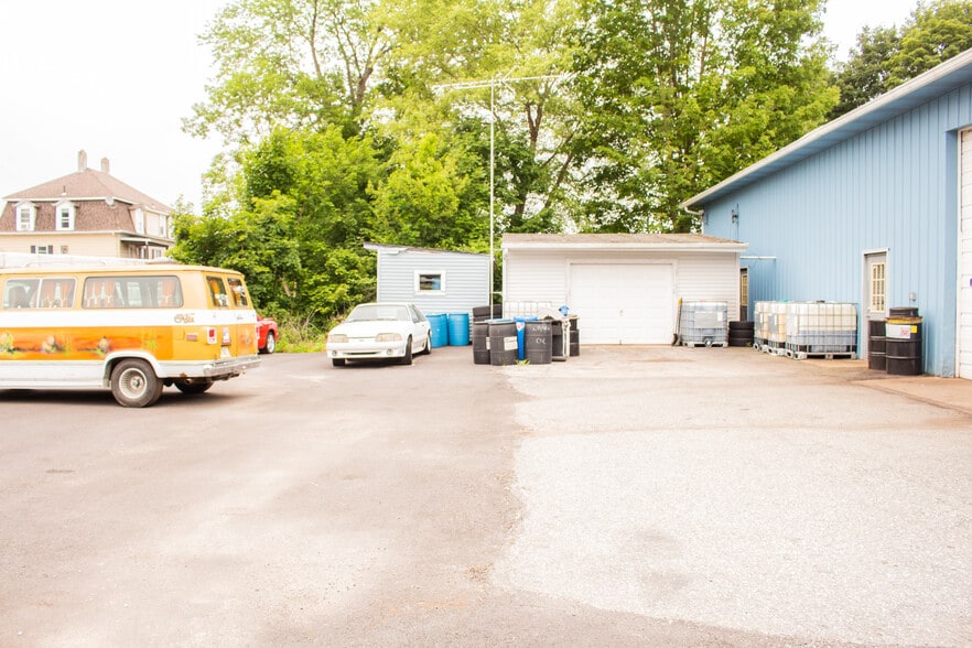More Photos Of 8 Englewood St, Webster Auto Repair For Sale
