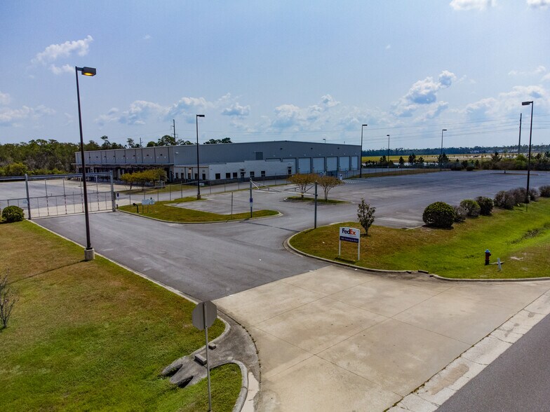 More Photos Of 7801 Commerce Blvd, Panama City Distribution For Sale