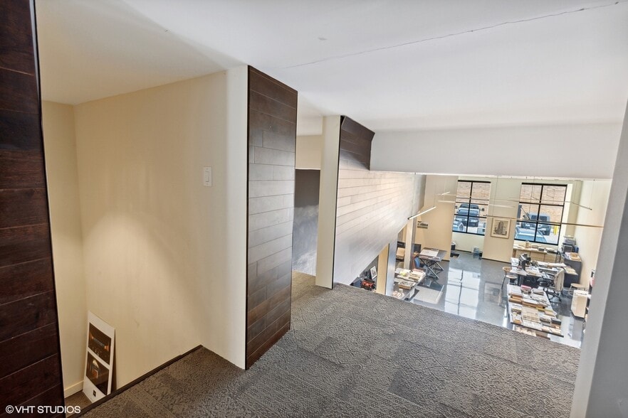 More Photos Of 944 W Huron St, Chicago Office Residential For Lease
