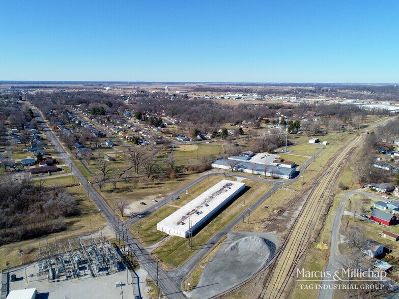 More Photos Of 1015 W Jefferson St, Vandalia Warehouse For Lease