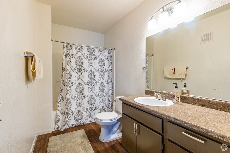 More Photos Of 2125 N Las Vegas Blvd, North Las Vegas Apartments For Lease