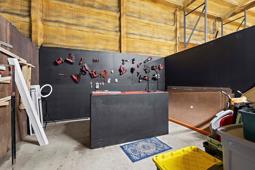 More Photos Of 3298 5th Ln, Oxford Warehouse For Sale
