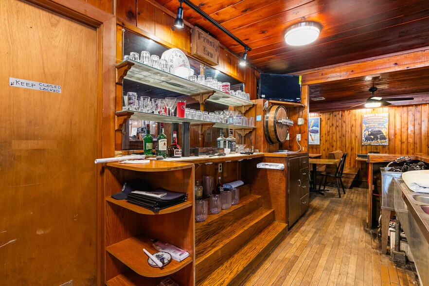 More Photos Of 7461 MT Baker Hwy, Deming General Retail For Sale