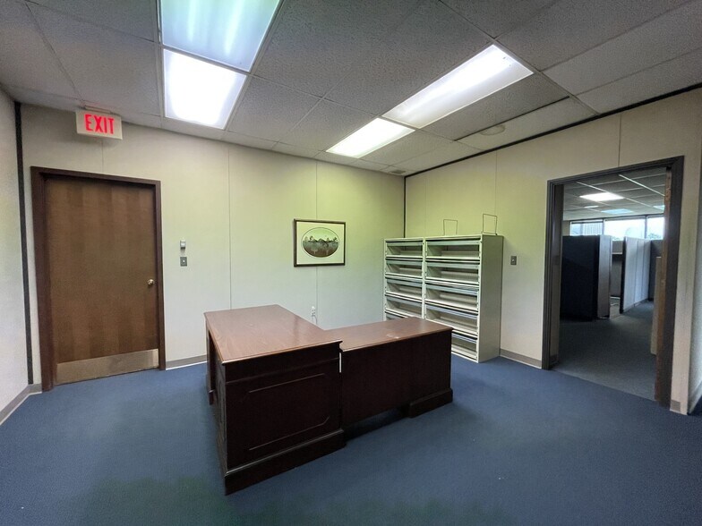 More Photos Of 1301 Rockland Ave, Roanoke Industrial For Sale
