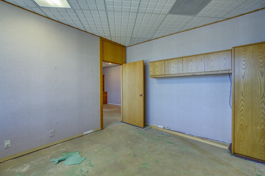 More Photos Of 18950 Base Camp Rd, Monument Office For Lease