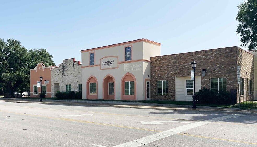 Primary Photo Of 101 Fannin Ave, Round Rock Office For Sale