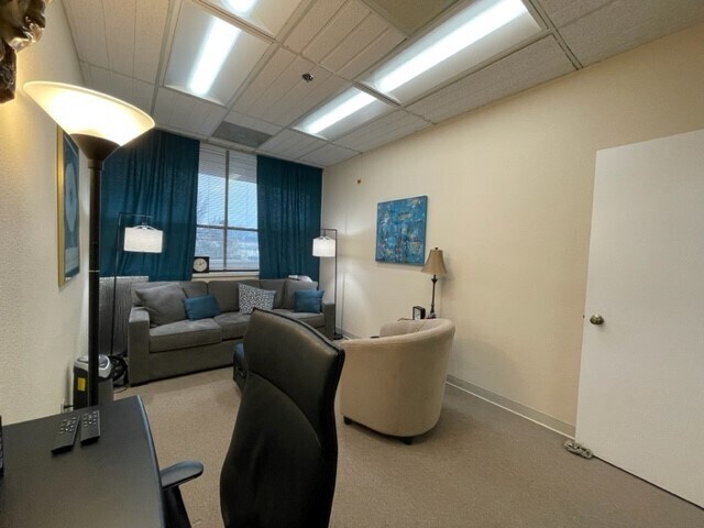 More Photos Of 190 S Orchard Ave, Vacaville Office For Lease