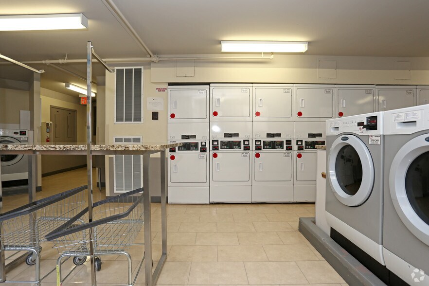 More Photos Of 175 E 96th St, New York Apartments For Lease