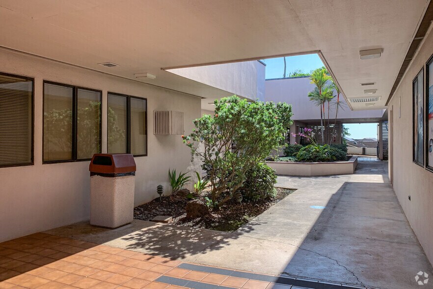 More Photos Of 94-1024 Waipio St, Waipahu Unknown For Lease