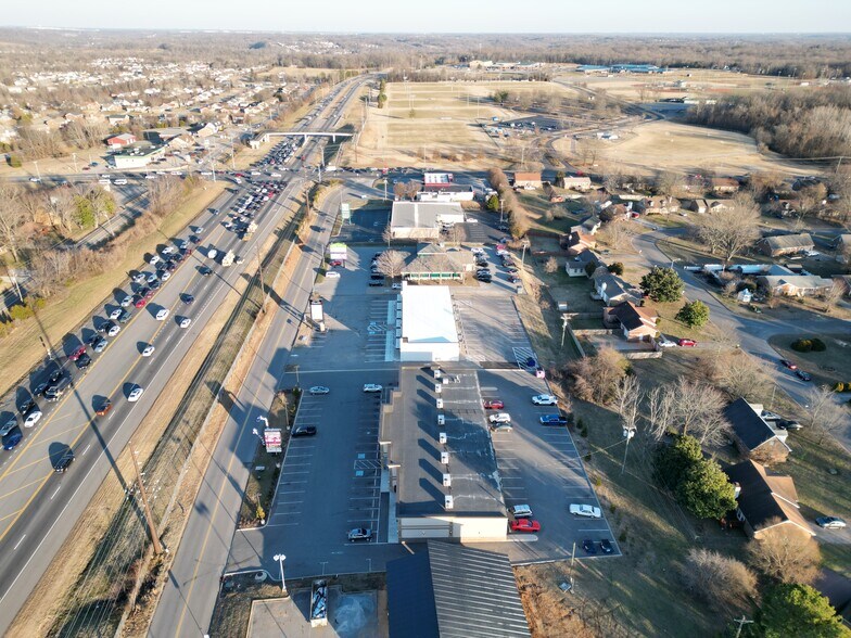 More Photos Of 267 Stone Crossing Dr, Clarksville Storefront For Lease