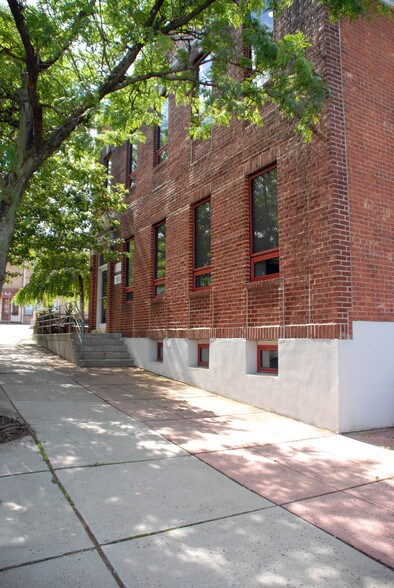 More Photos Of 139 Chestnut St, Nutley Office For Lease
