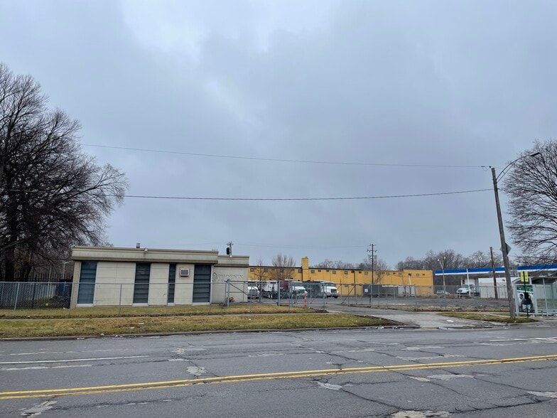 More Photos Of 23861 W McNichols Rd, Detroit Office For Sale