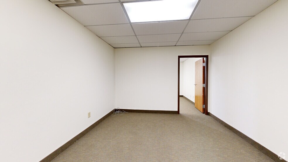 More Photos Of 1955 University Ave W, Saint Paul Medical For Lease