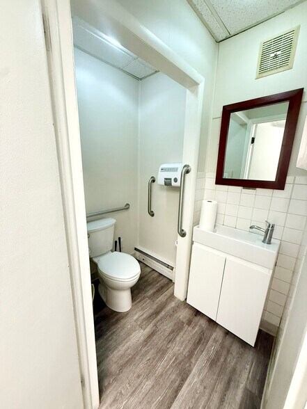 More Photos Of 130 N Detroit St, Bellefontaine Office Residential For Lease