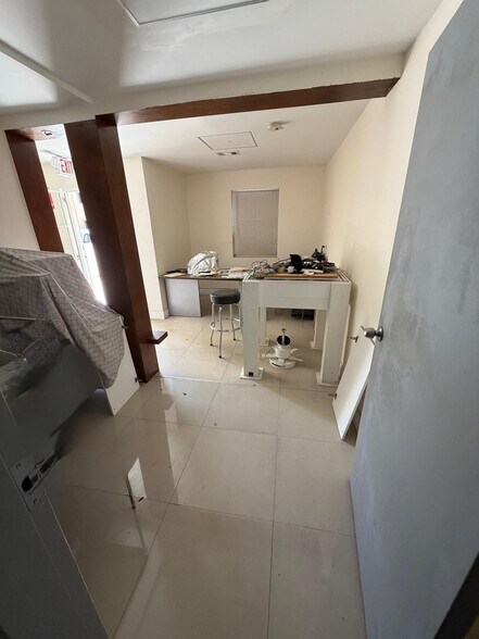 More Photos Of 4640 NW 133rd St, Opa Locka Warehouse For Sale