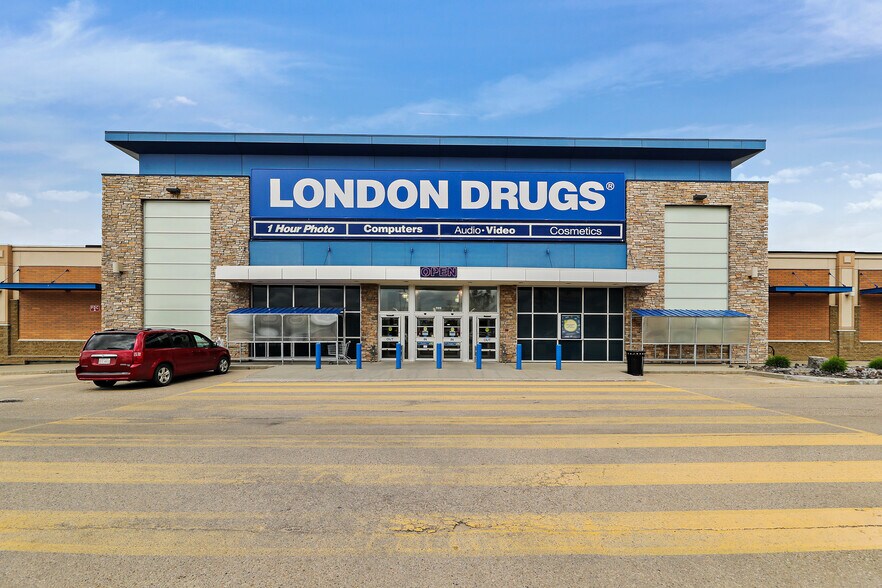 More Photos Of 993 Fir St, Sherwood Park General Retail For Lease