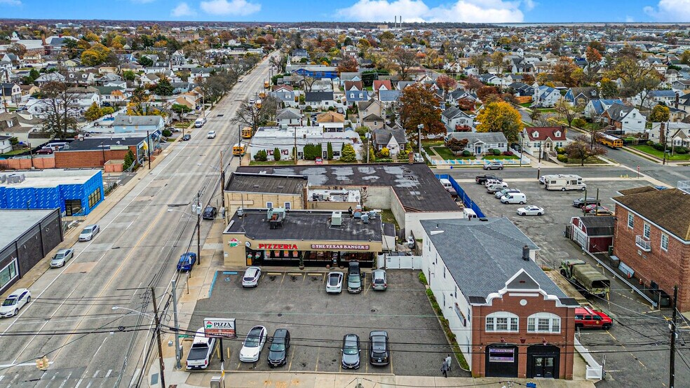 Primary Photo Of , Freeport General Retail For Sale