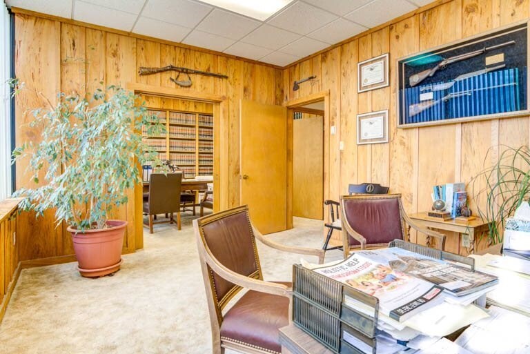 More Photos Of 222 S Sidney Baker St, Kerrville Office For Lease