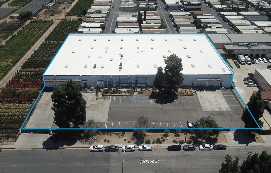 Primary Photo Of 7104-7110 Jackson St, Paramount Manufacturing For Lease