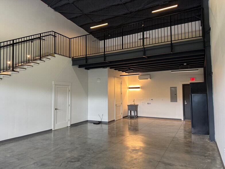More Photos Of 6404 Rambler Dr, Pensacola Light Distribution For Sale