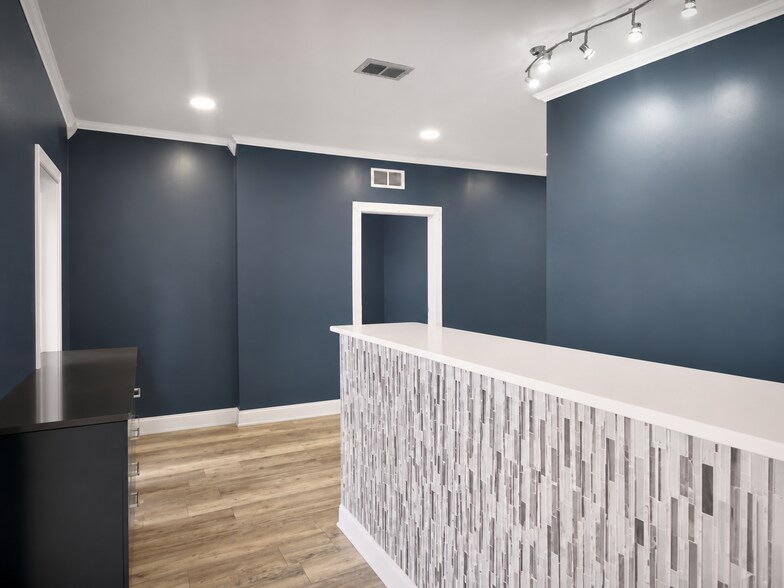 More Photos Of 308 E South St, Plano Office For Sale