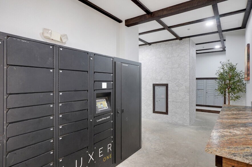 More Photos Of 1601 E Debbie Ln, Mansfield Apartments For Lease