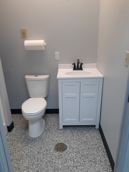 More Photos Of 2200 N Yellowood Ave, Broken Arrow Research And Development For Sale