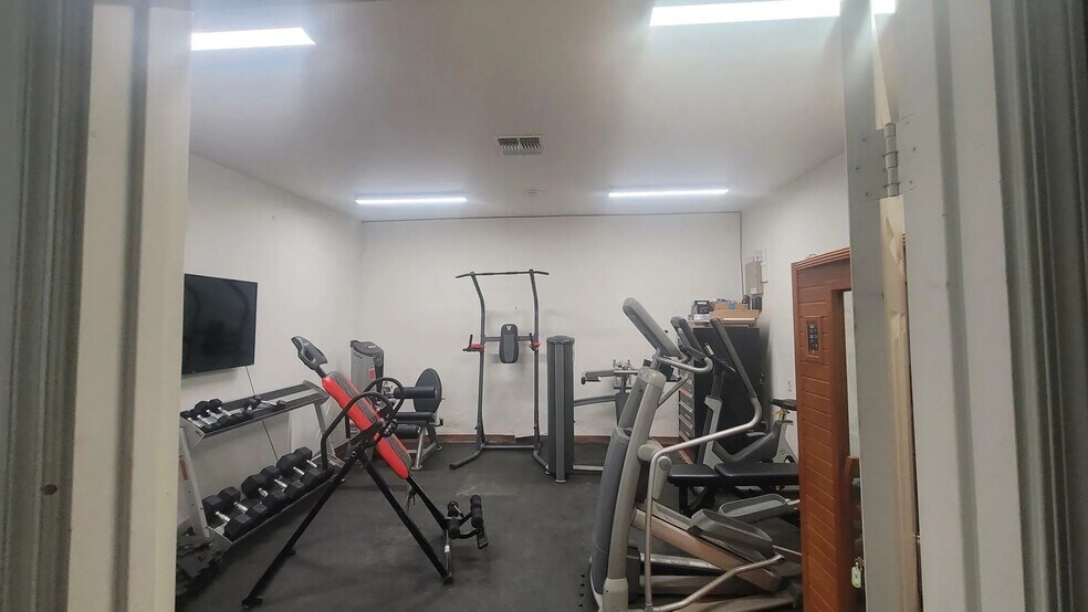 More Photos Of 409-413 N Main St, Eloy General Retail For Sale