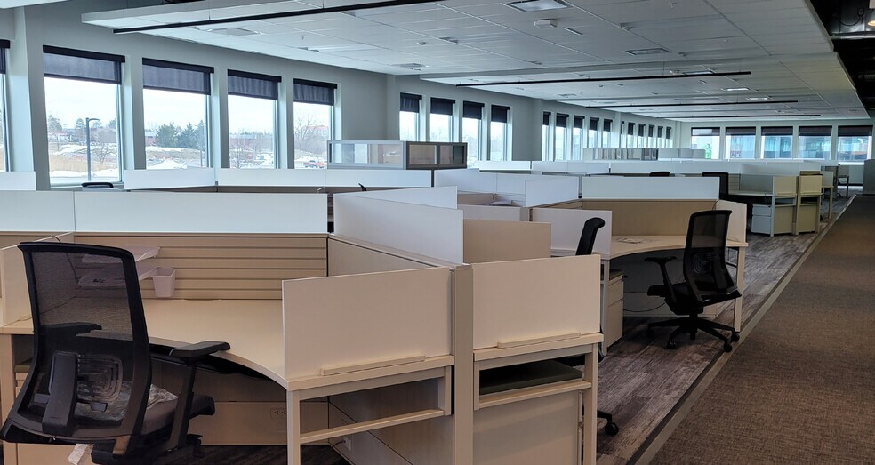 More Photos Of 17 Plaza Drive, Latham Office For Lease