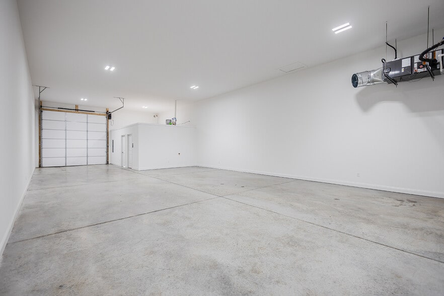 More Photos Of 400 Red Squirrel St, Bowling Green Specialty For Sale