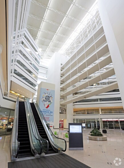 More Photos Of 400 Locust St, Des Moines Office For Lease