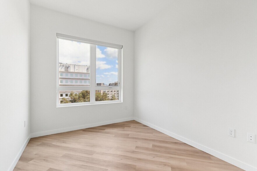 More Photos Of 9900 Venice Blvd, Culver City Apartments For Lease