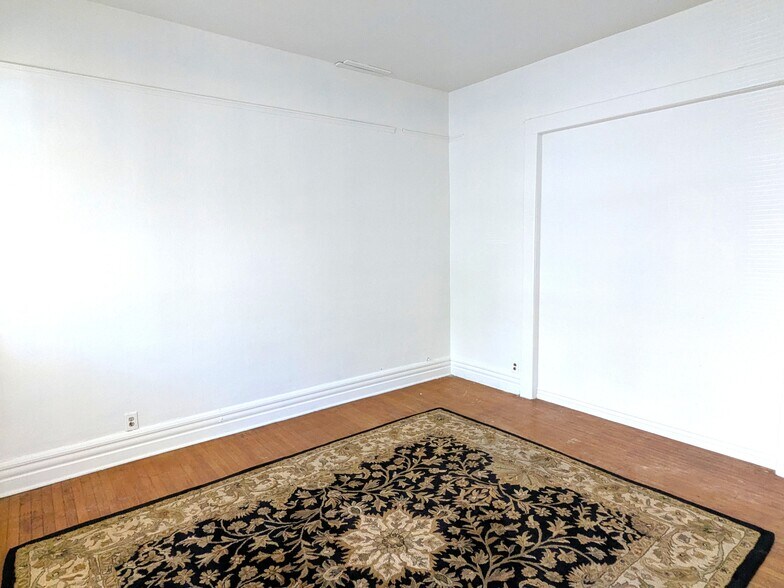 More Photos Of 46 W 10th St, Reno Apartments For Sale