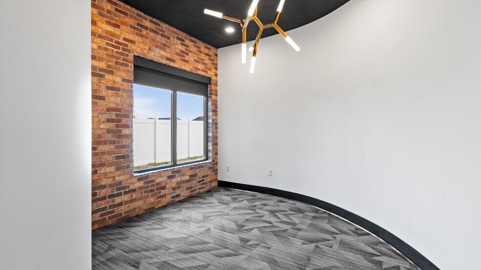 More Photos Of 5728 Bedford St, Pasco Office For Lease