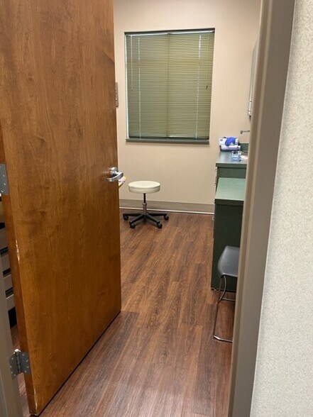 More Photos Of 3747 W Fork Rd, Cincinnati Medical For Lease