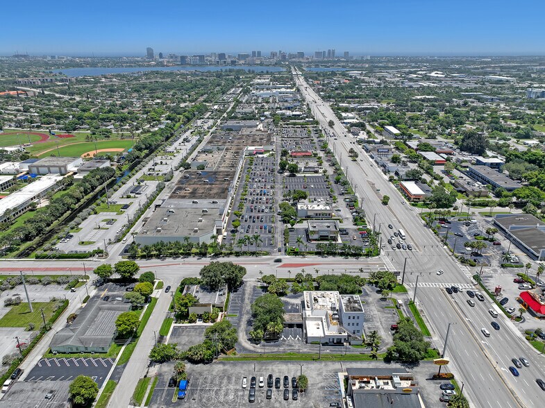 More Photos Of 2701 W Okeechobee Blvd, West Palm Beach Office For Sale
