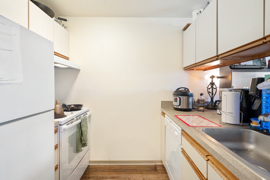 More Photos Of 3425 14th Ave W, Seattle Apartments For Sale