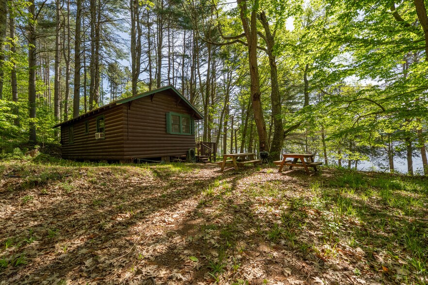 More Photos Of 224 N Shore Rd, Hadley Hotel For Sale