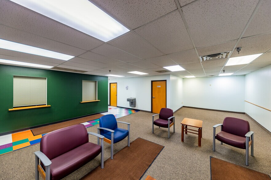 More Photos Of 909 E St Patrick St, Rapid City Storefront Retail Office For Sale