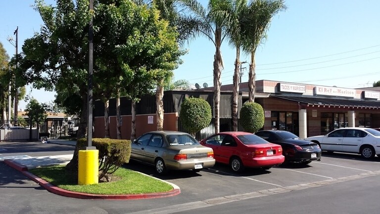 More Photos Of 501 N Harbor Blvd, Santa Ana Storefront For Lease