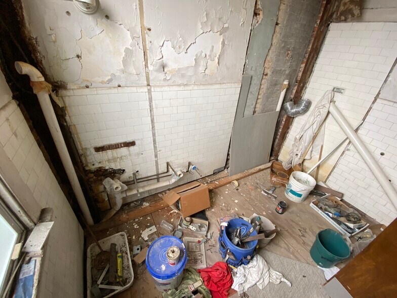 More Photos Of 947 Aisquith St, Baltimore Religious Facility For Sale