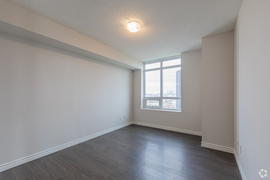 More Photos Of 2 Vena Way, Toronto Apartments For Lease