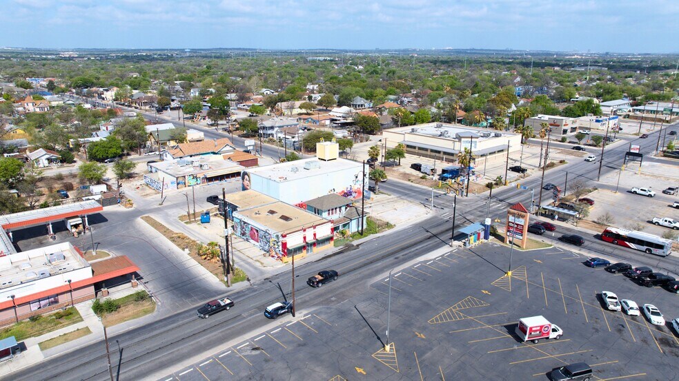 More Photos Of 2902 W Commerce St, San Antonio Freestanding For Sale