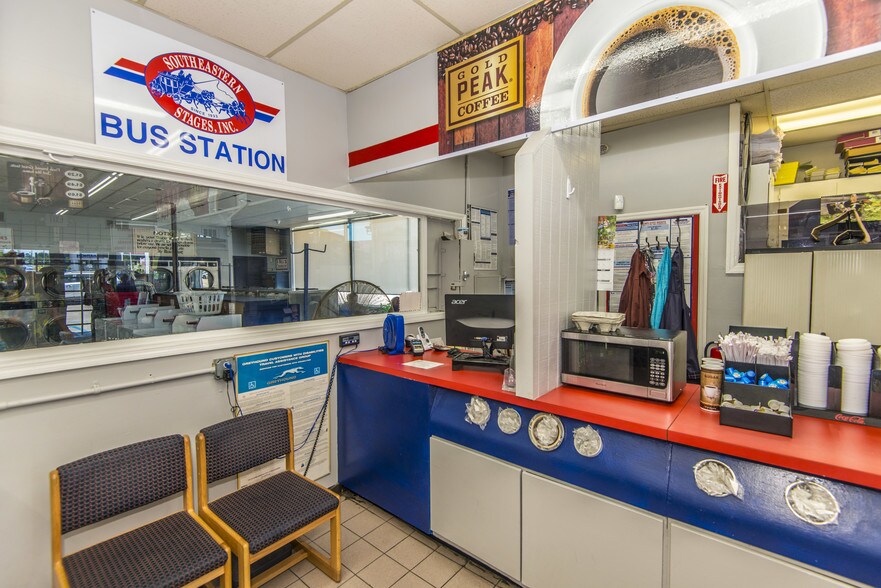 More Photos Of 1950 N Main St, Summerville Convenience Store For Sale
