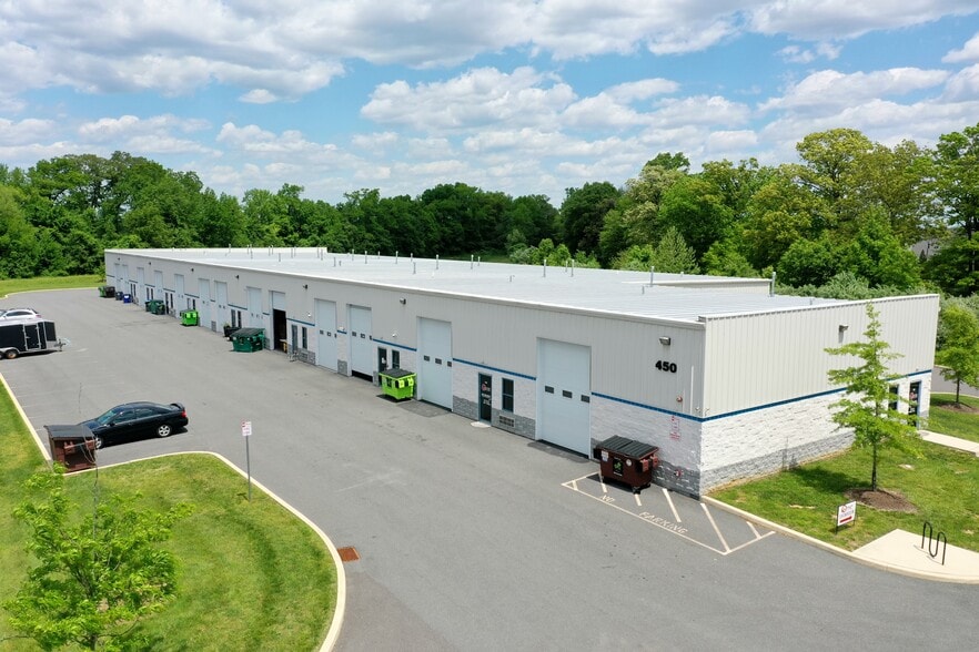 More Photos Of 400 Carson Dr, Bear Light Distribution For Lease